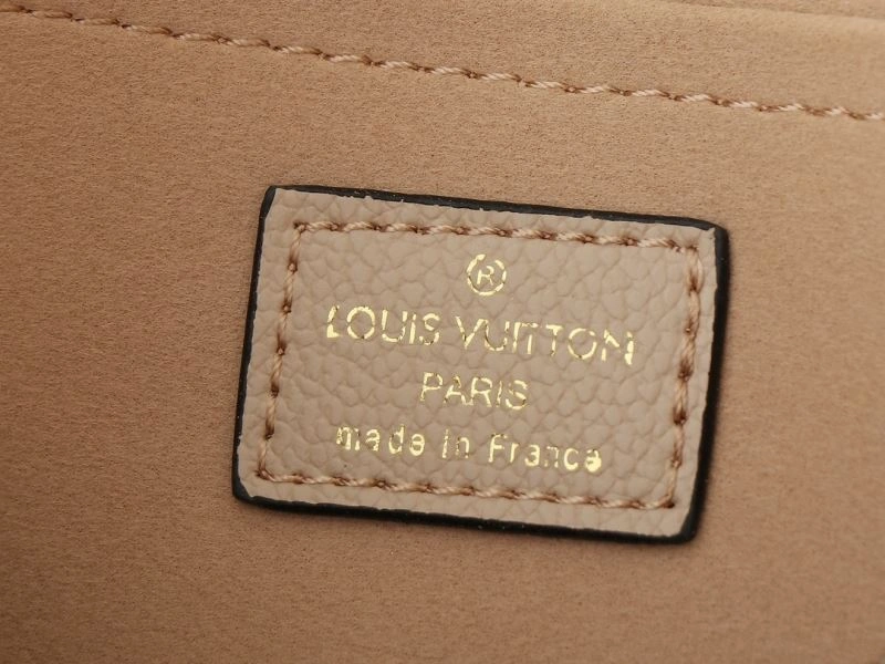 Bold Louis Vuitton Hobo Bags 88617
