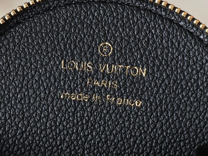 Sustainable Louis Vuitton Hobo Bags 88607
