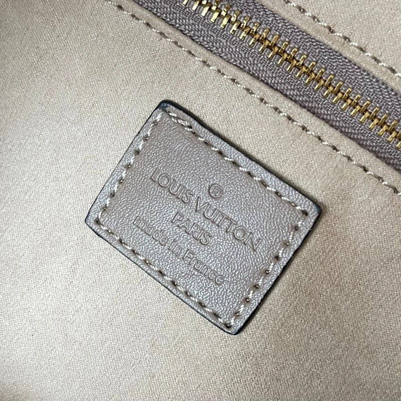 RelaxedFit Louis Vuitton Hobo Bags 88614