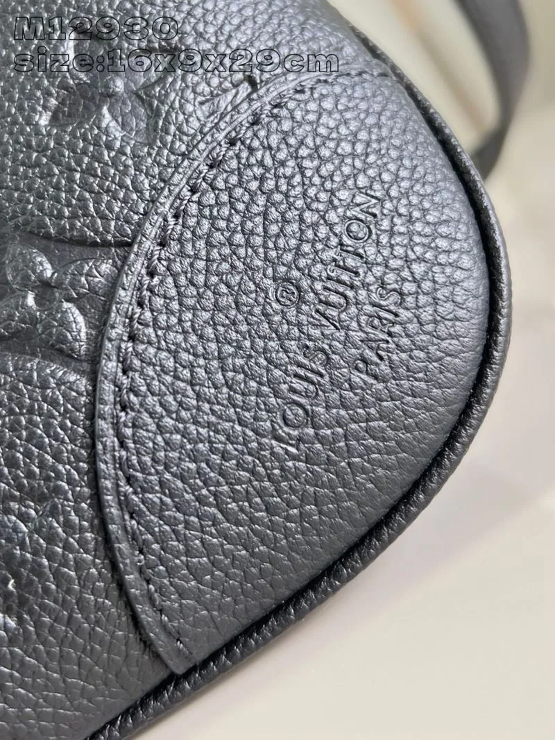 Flexible Louis Vuitton Hobo Bags 41205