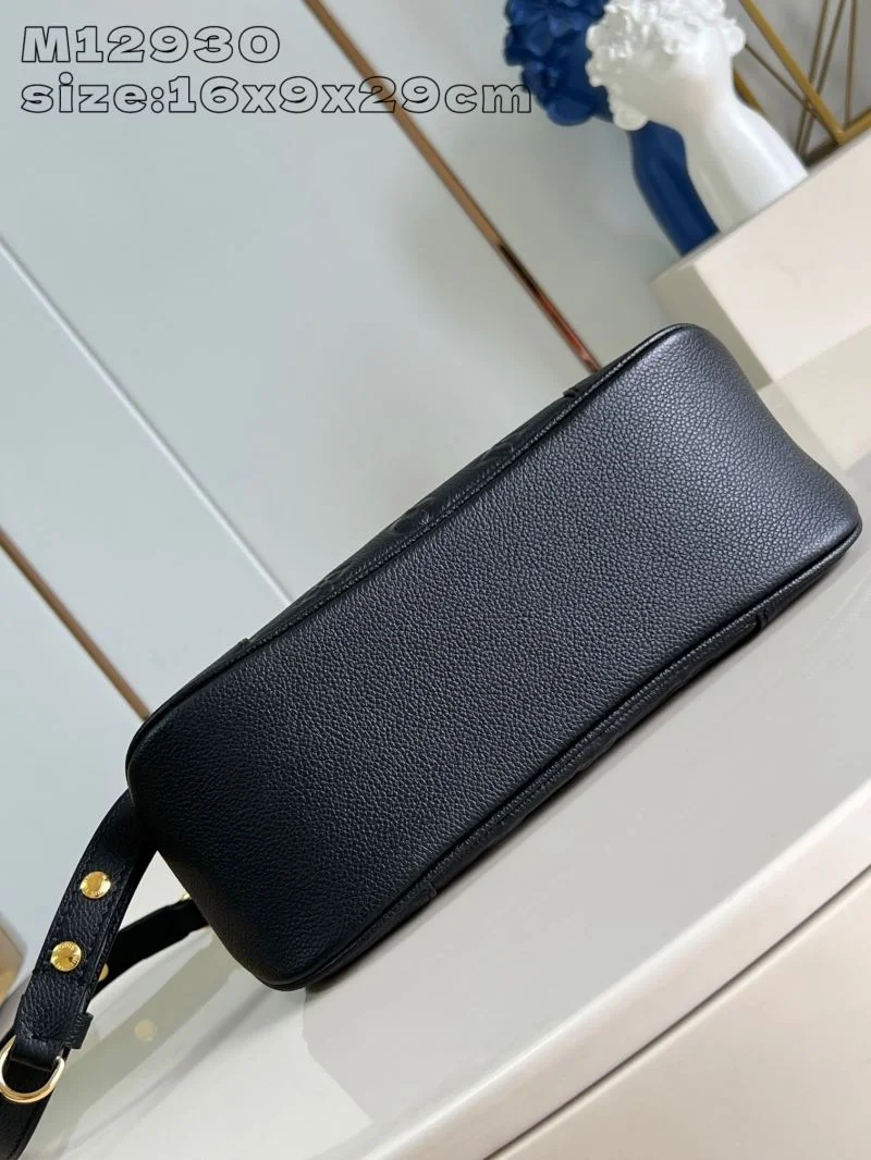 Flexible Louis Vuitton Hobo Bags 41205