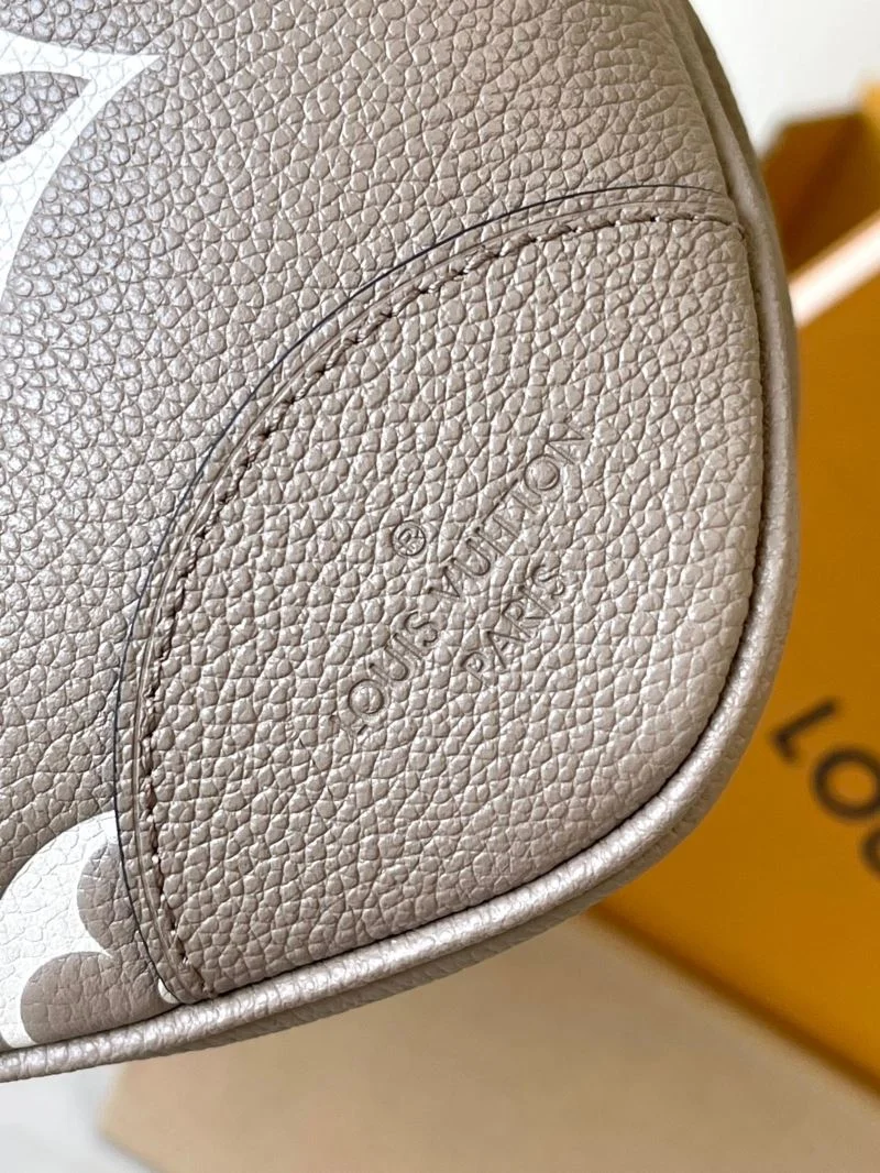 Louis Vuitton Hobo Bags Compact 41196