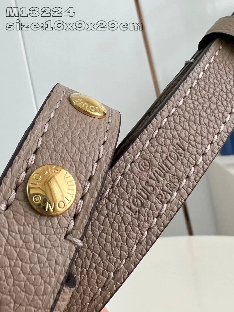 Compact Louis Vuitton Hobo Bags 41278