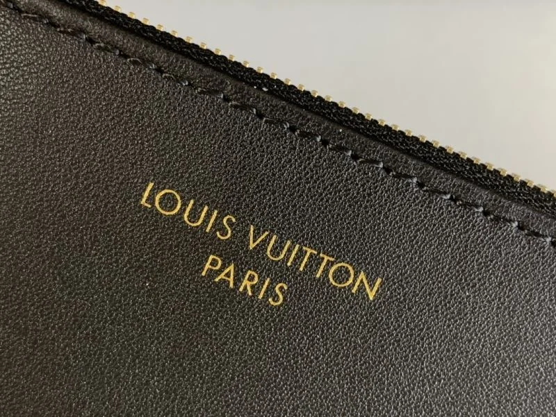 Louis Vuitton Hobo Bags SunProtective 41199