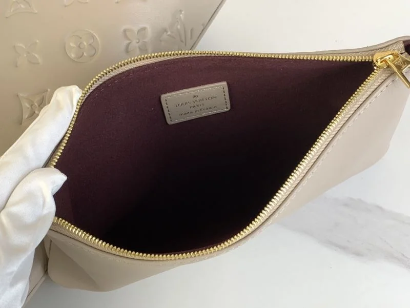 Louis Vuitton Hobo Bags FreshLook 41193