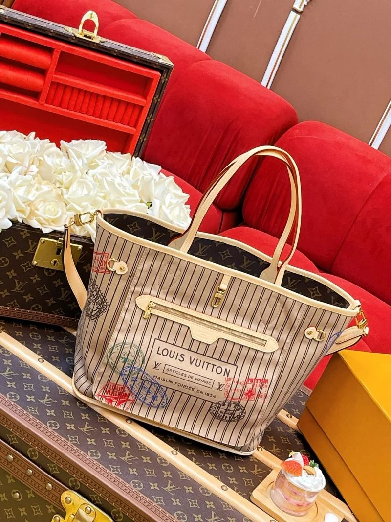 Functional Louis Vuitton Hobo Bags 40570