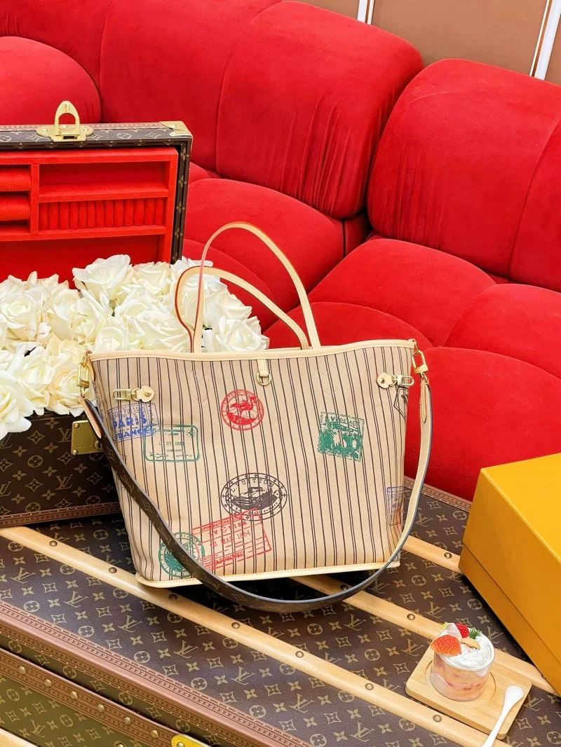 Functional Louis Vuitton Hobo Bags 40570