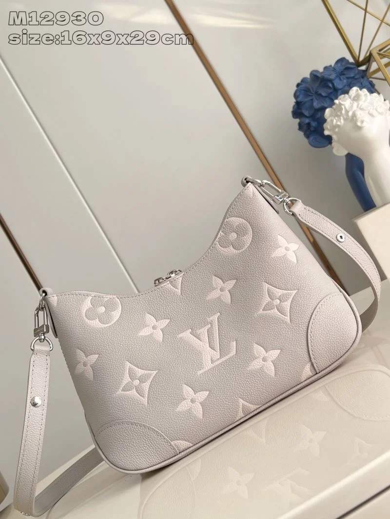 WaterResistant Louis Vuitton Hobo Bags 40600