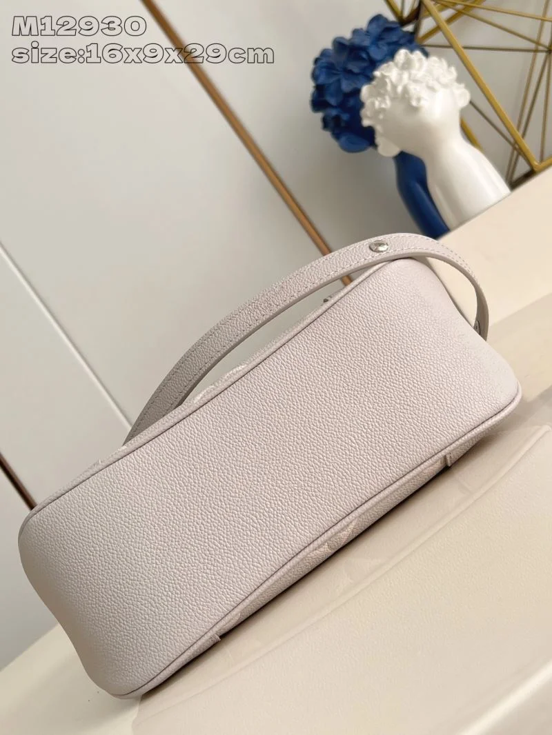 WaterResistant Louis Vuitton Hobo Bags 40600