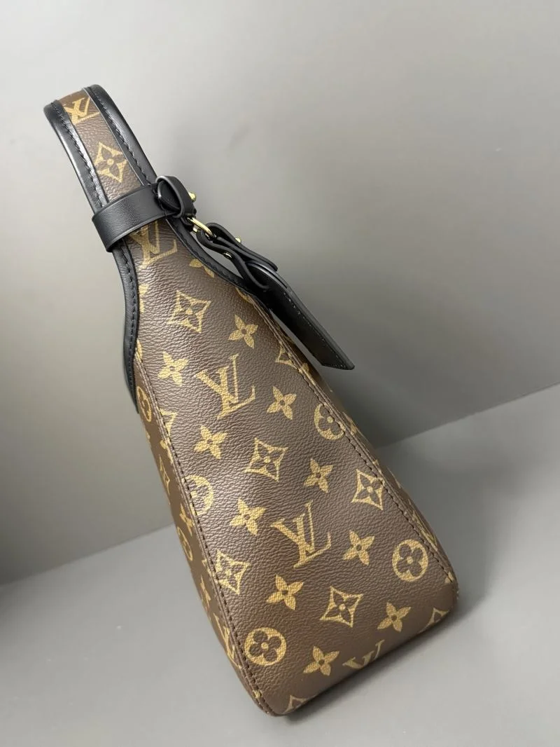Louis Vuitton Hobo Bags Sleek 40554