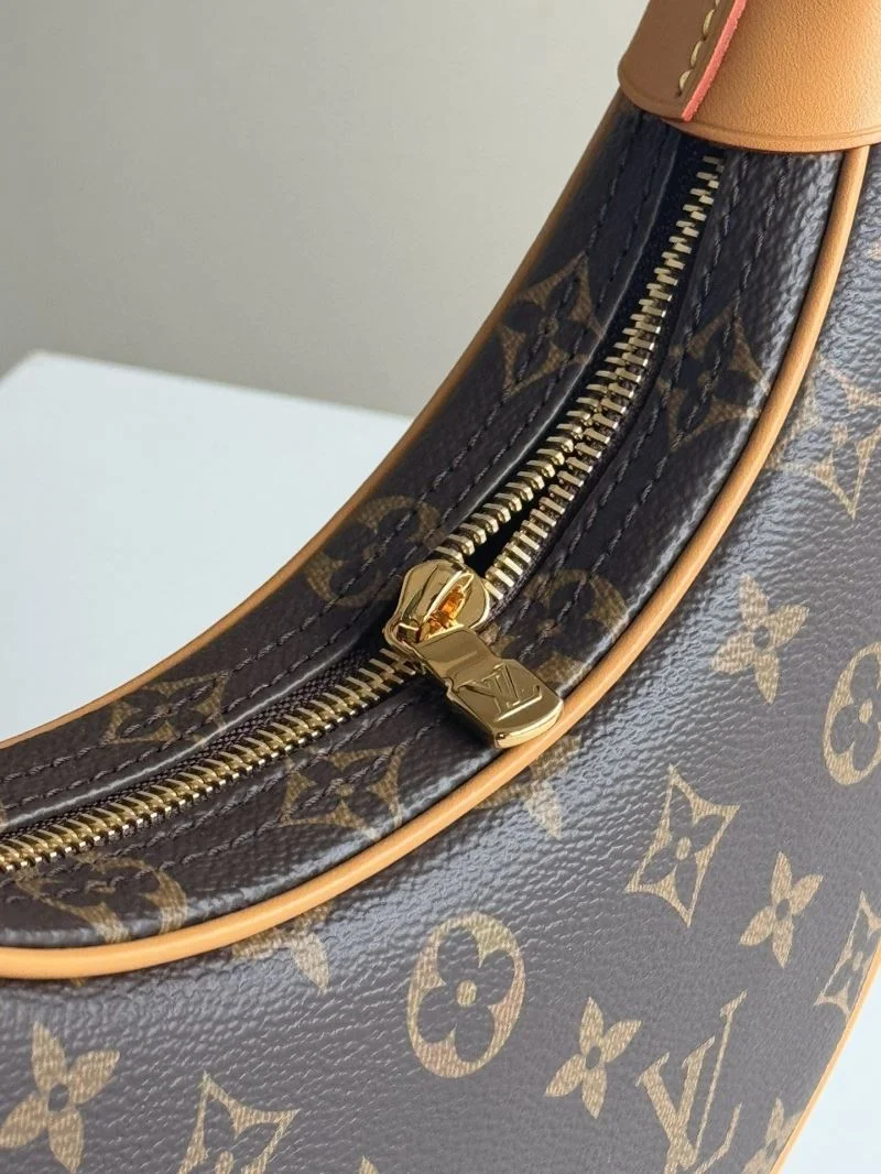 Louis Vuitton Hobo Bags Elegant 49302