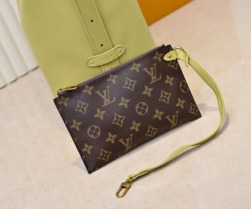 Thermal Louis Vuitton Hobo Bags 79851