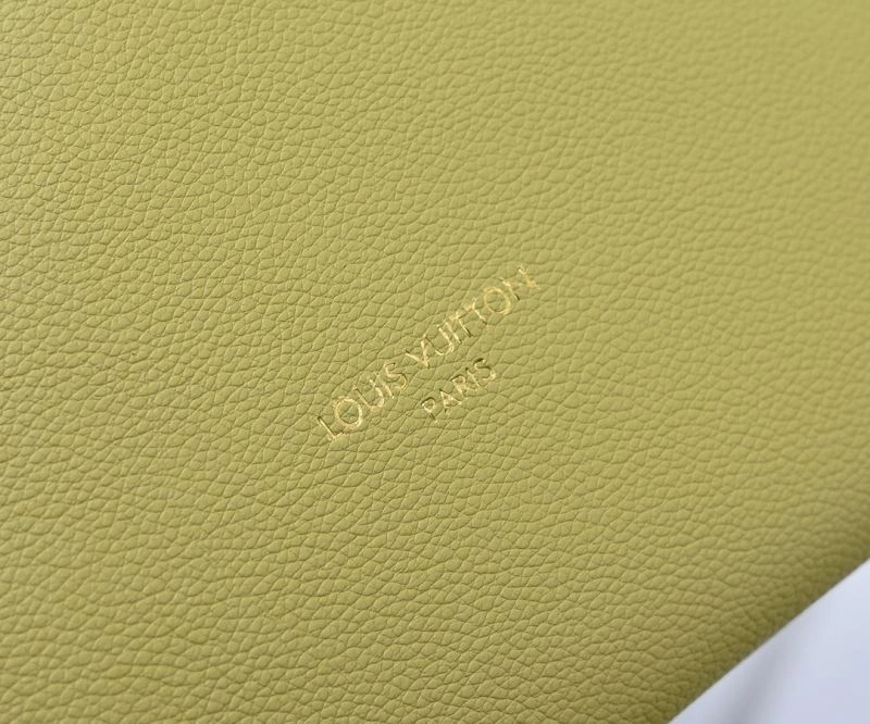 Thermal Louis Vuitton Hobo Bags 79851