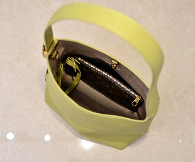 HighPerformance Louis Vuitton Hobo Bags 79850