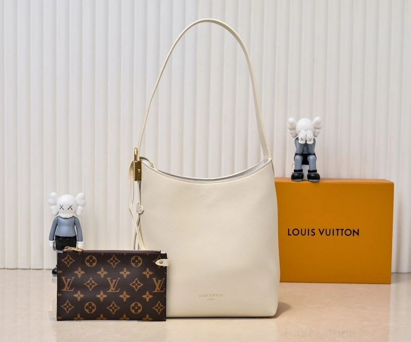 Louis Vuitton Hobo Bags Bold 79849