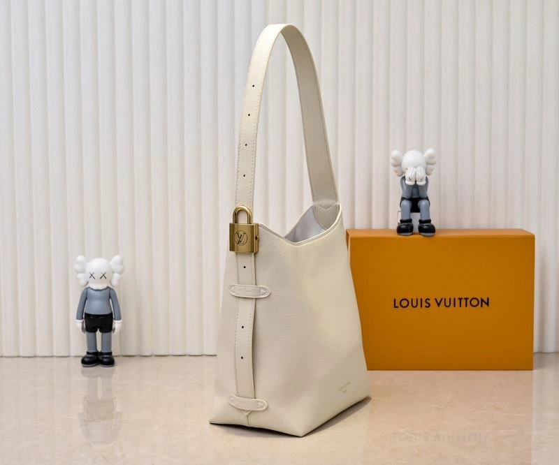 Louis Vuitton Hobo Bags Bold 79849