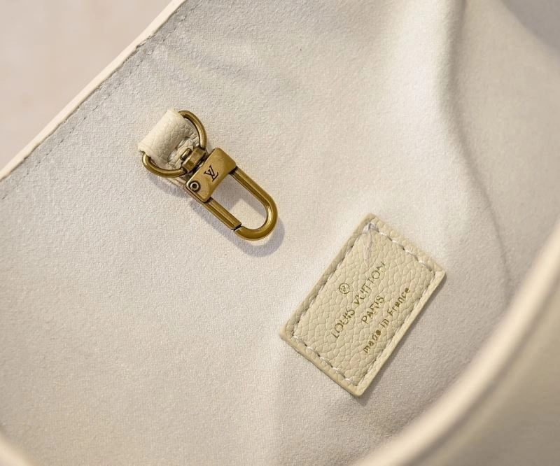 Louis Vuitton Hobo Bags Bold 79849