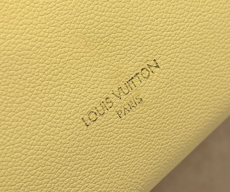 Effortless Louis Vuitton Hobo Bags 79830