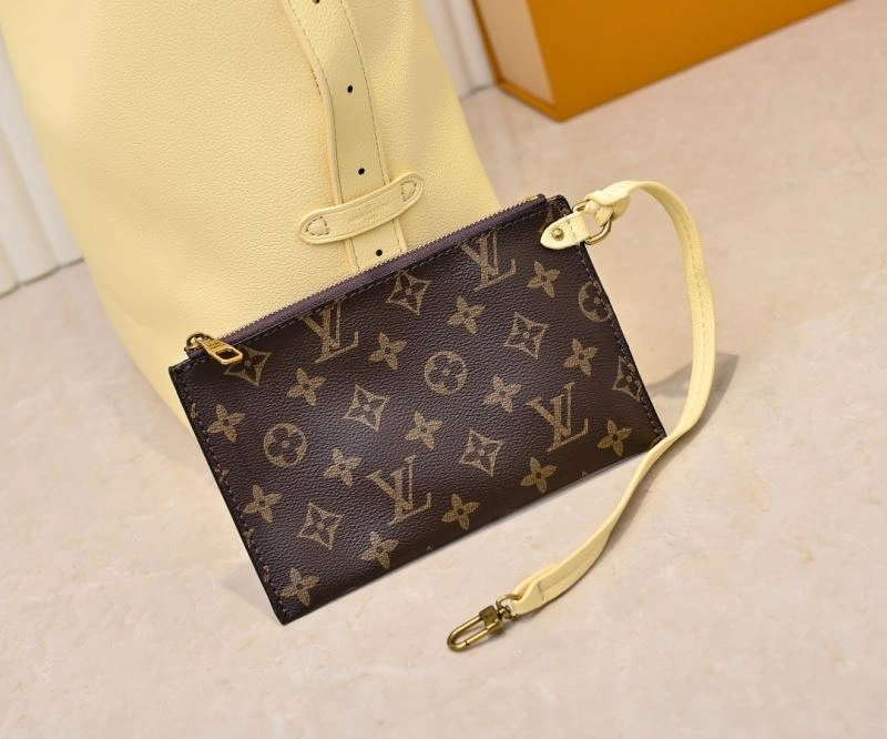 Effortless Louis Vuitton Hobo Bags 79830
