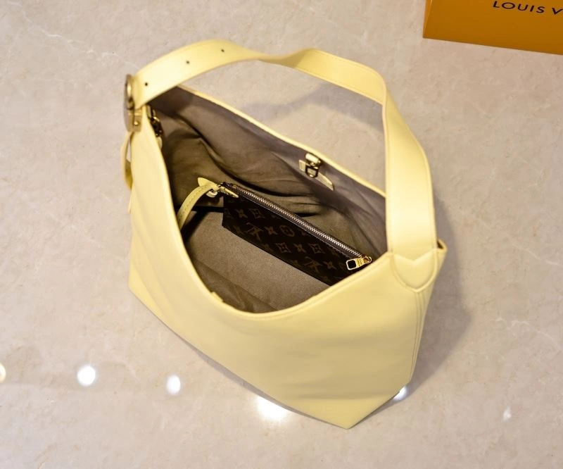 Effortless Louis Vuitton Hobo Bags 79830