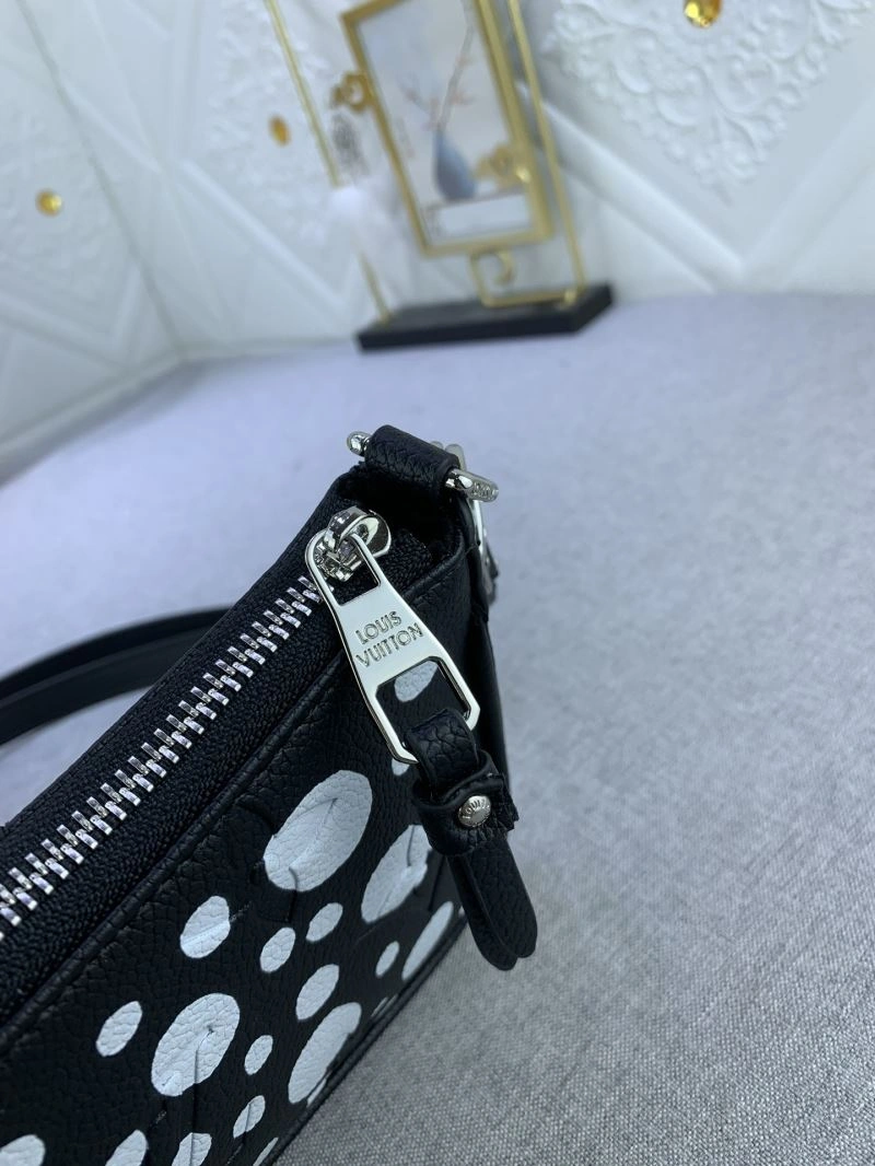 Louis Vuitton Hobo Bags Sporty 79819