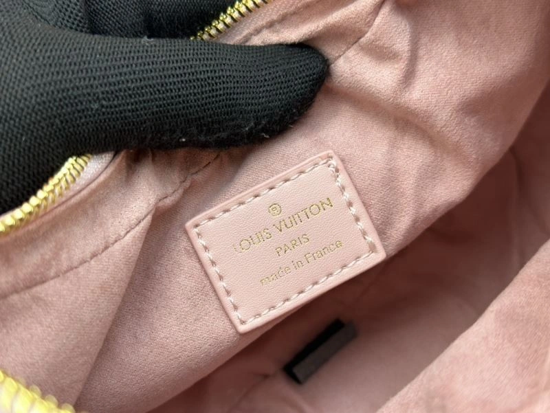 ZipUp Louis Vuitton Hobo Bags 79842