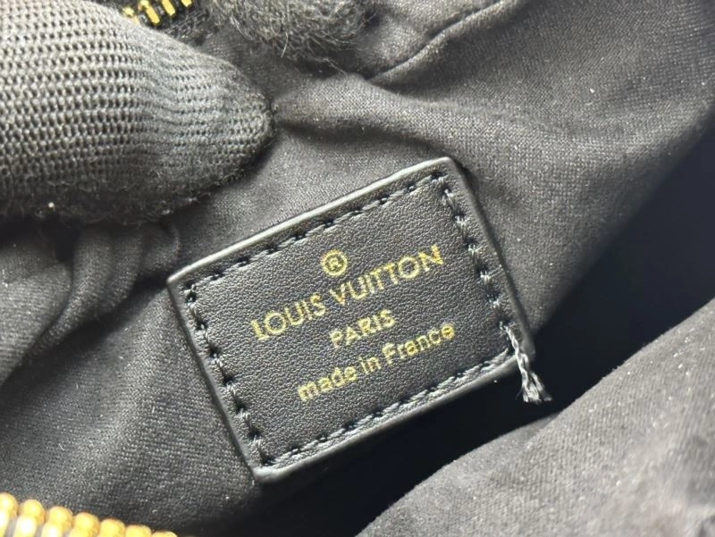 Louis Vuitton Hobo Bags Sporty 79845