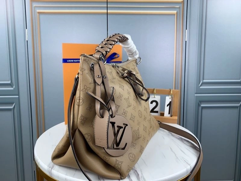 Louis Vuitton Hobo Bags Breathable 79811