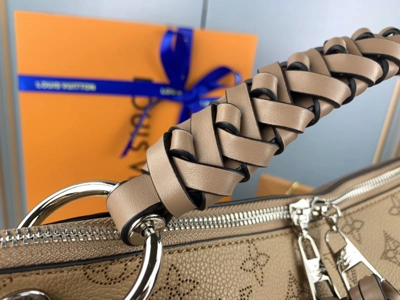 Louis Vuitton Hobo Bags Breathable 79811