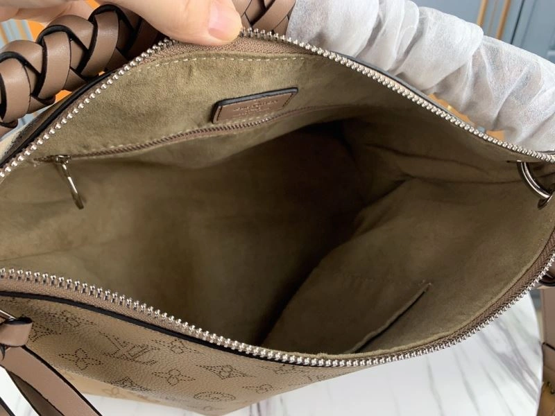 Louis Vuitton Hobo Bags Breathable 79811