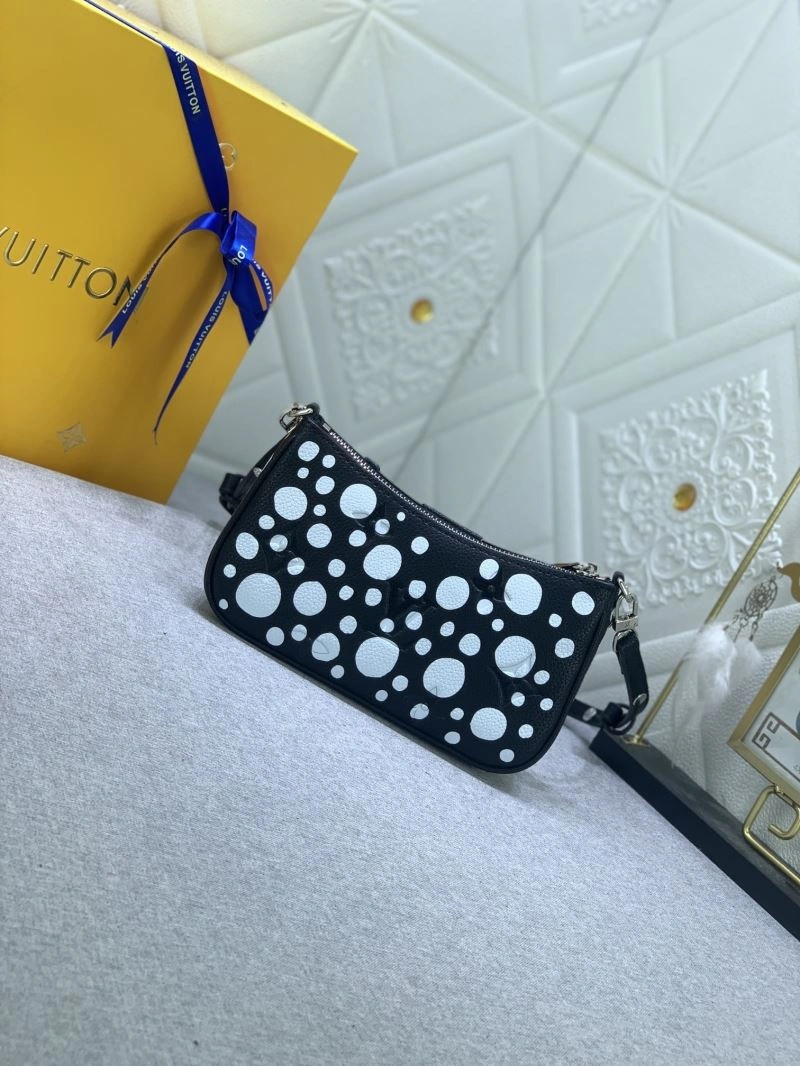 Louis Vuitton Hobo Bags Bold 79805