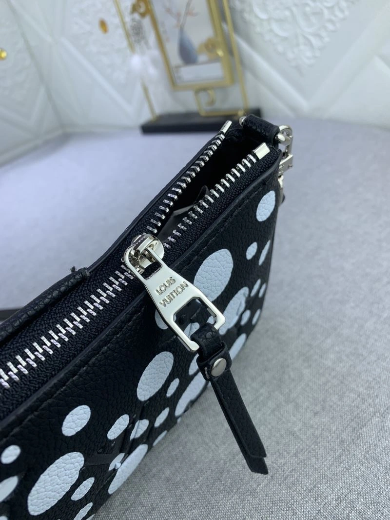 Louis Vuitton Hobo Bags Bold 79805