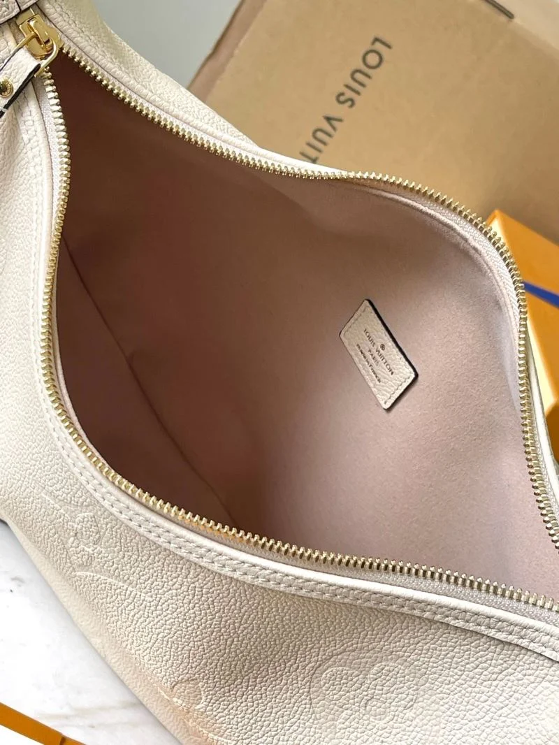 Neat Louis Vuitton Hobo Bags 39760