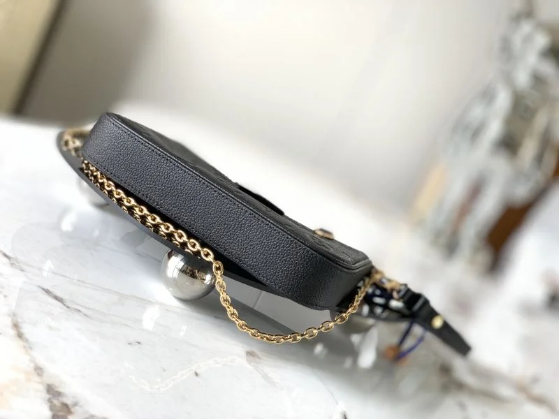 Louis Vuitton Hobo Bags Practical 39782