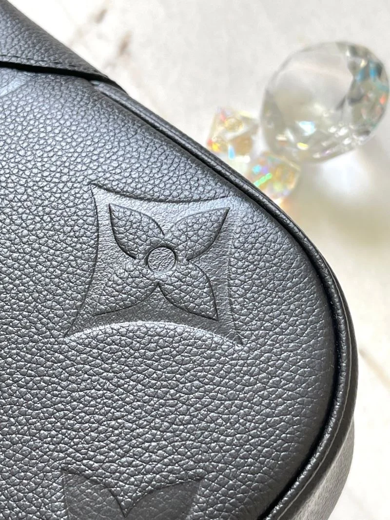 SunProtective Louis Vuitton Hobo Bags 39754