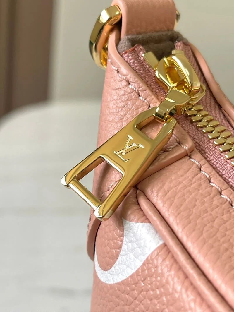 ZipUp Louis Vuitton Hobo Bags 39757