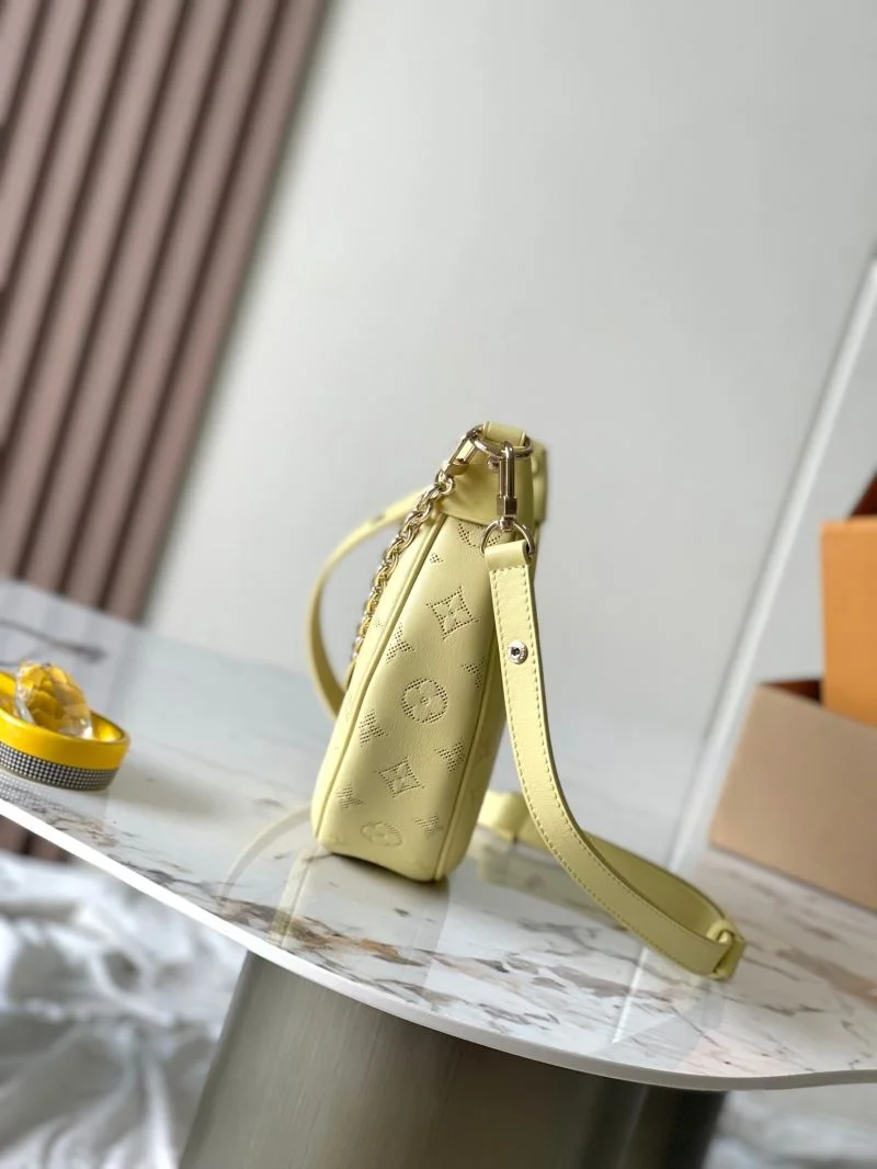 Louis Vuitton Hobo Bags EyeCatching 39746