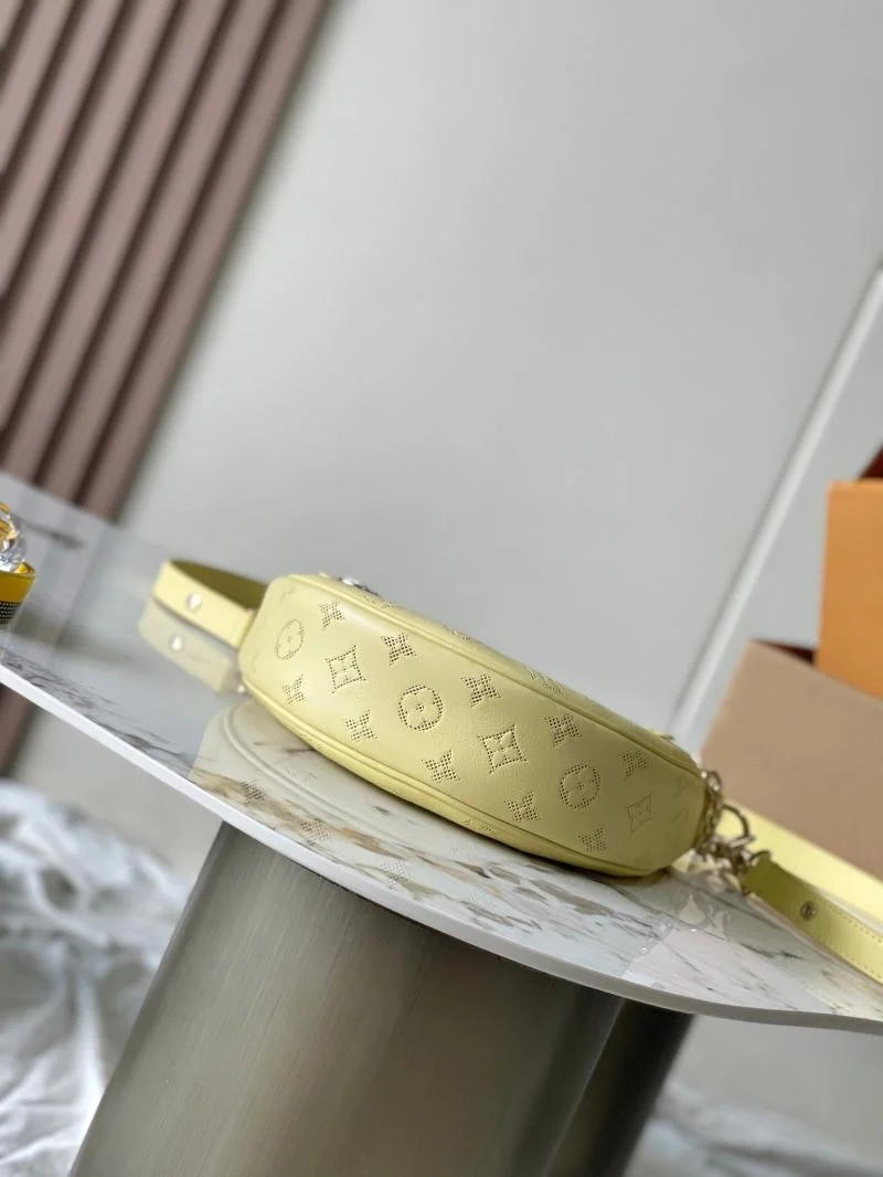 Louis Vuitton Hobo Bags EyeCatching 39746