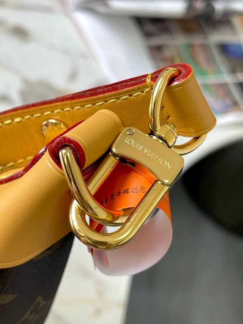 Louis Vuitton Hobo Bags OnTrend 39779