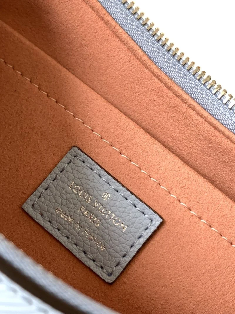 StreetReady Louis Vuitton Hobo Bags 39721