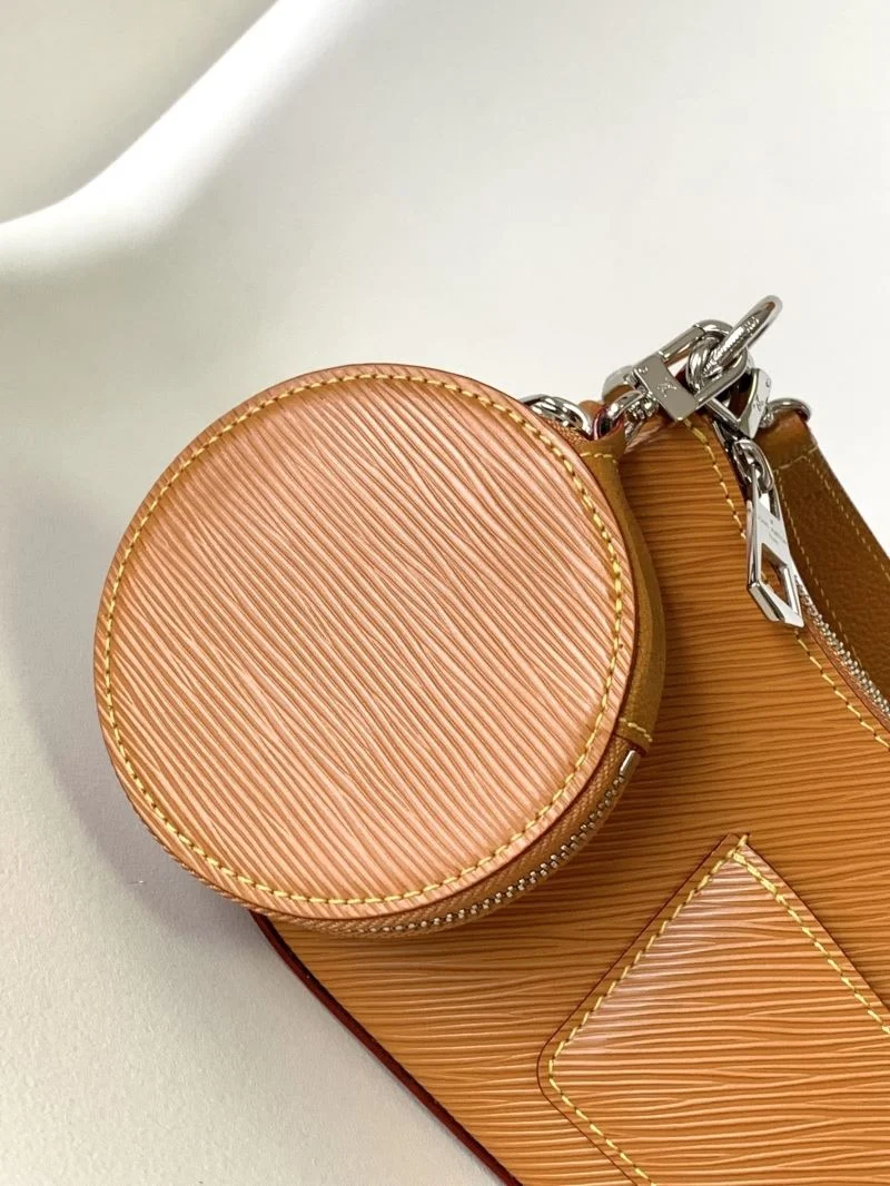 Louis Vuitton Hobo Bags Seasonal 39722