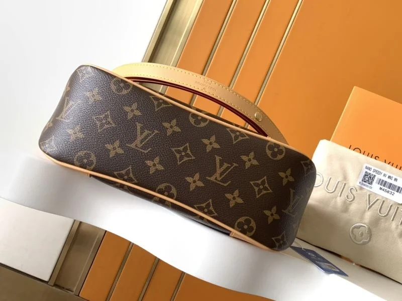 Resilient Louis Vuitton Hobo Bags 39728