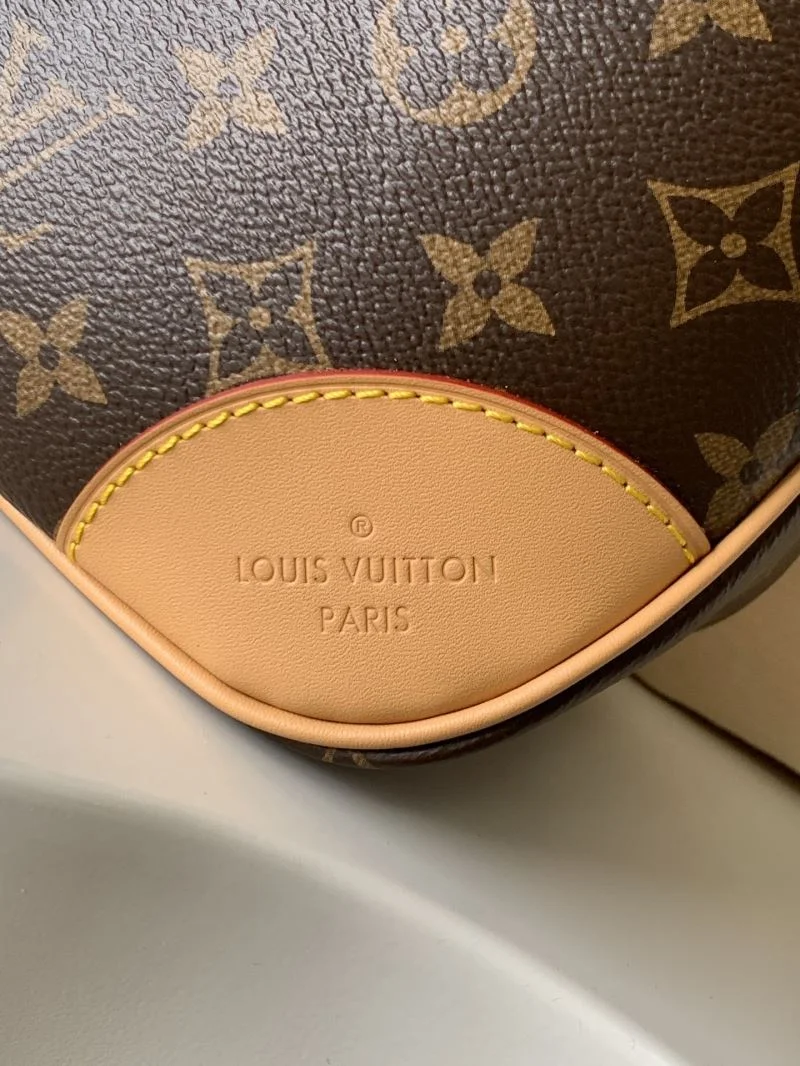 Resilient Louis Vuitton Hobo Bags 39728