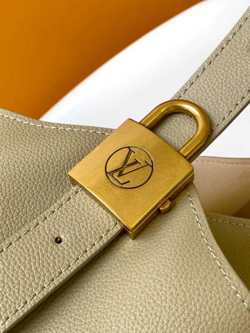 TimelessDesign Louis Vuitton Hobo Bags 39756