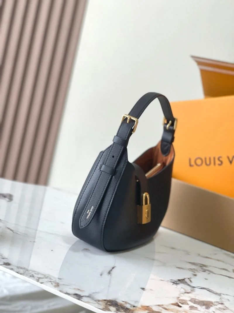 Louis Vuitton Hobo Bags Attractive 39270