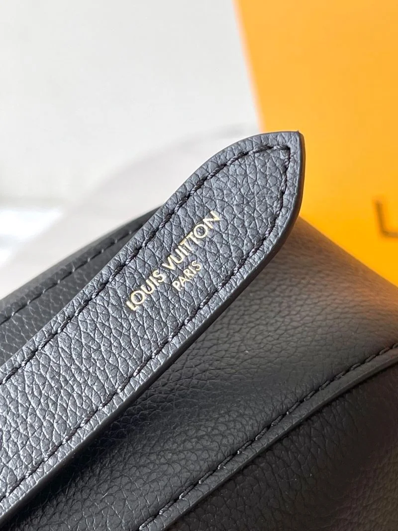 Louis Vuitton Hobo Bags Attractive 39270