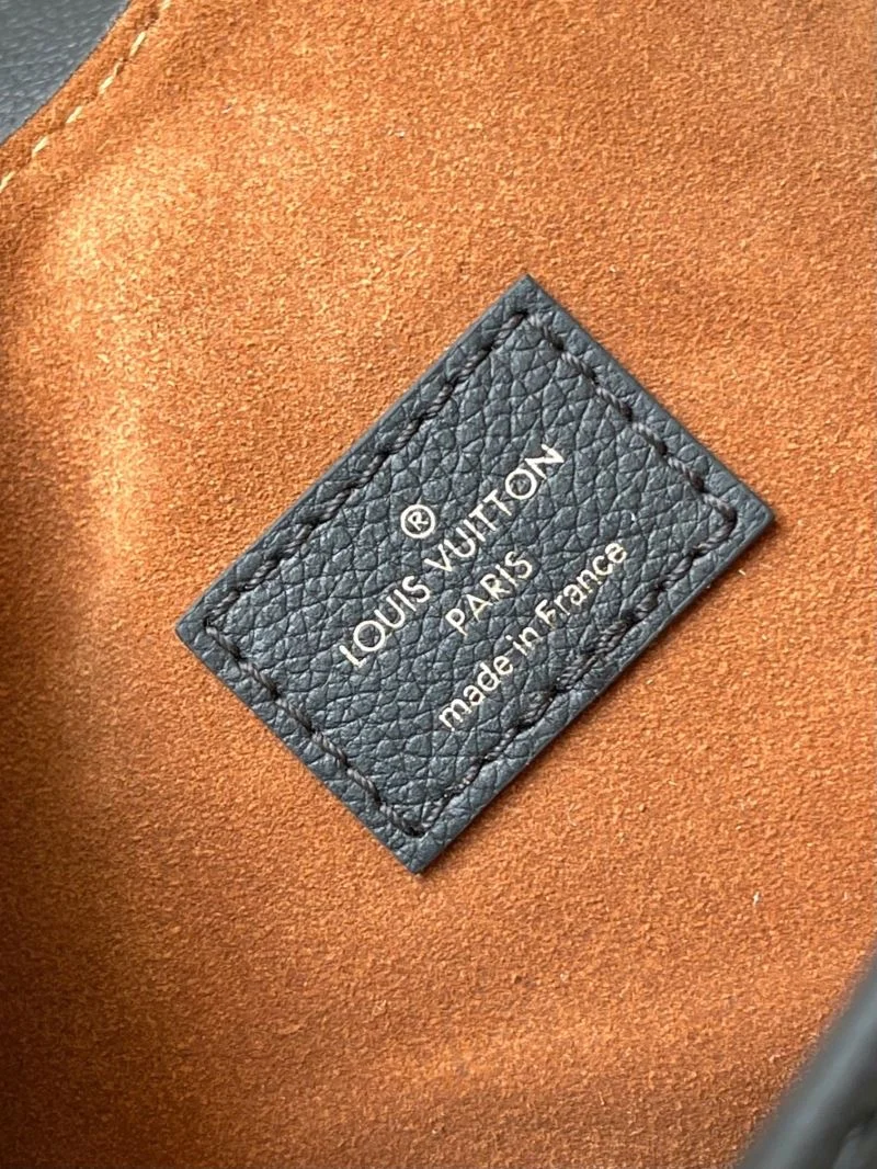 Louis Vuitton Hobo Bags Attractive 39270