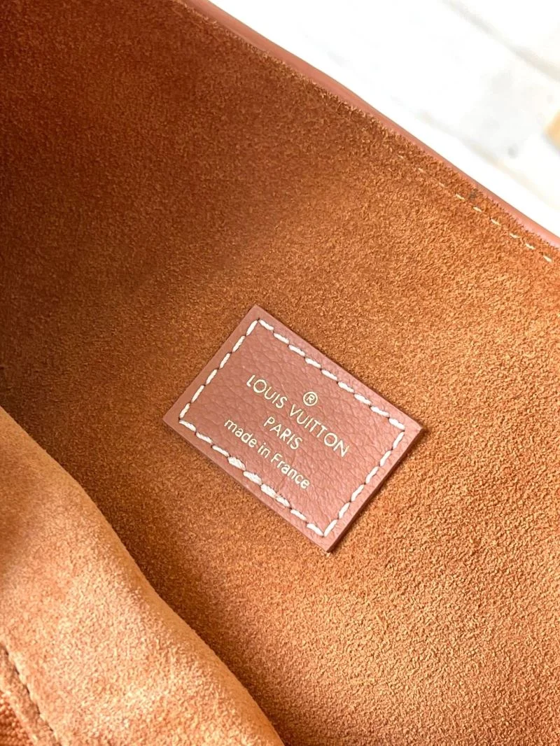 Louis Vuitton Hobo Bags Tailored 39253