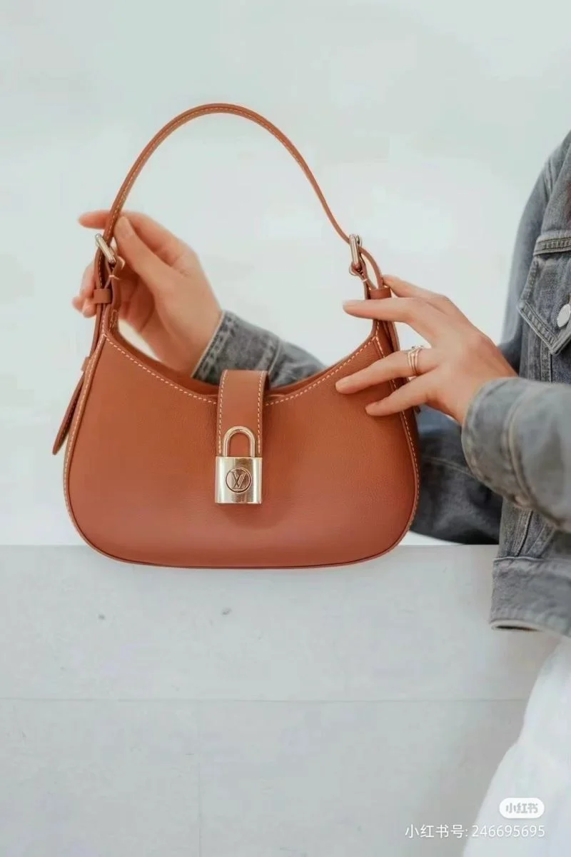 Louis Vuitton Hobo Bags Tailored 39253