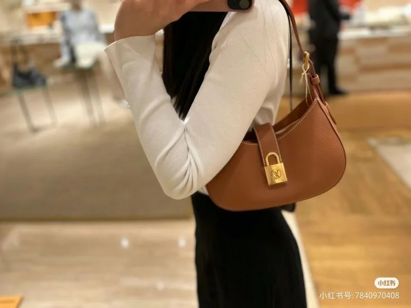Louis Vuitton Hobo Bags Tailored 39253